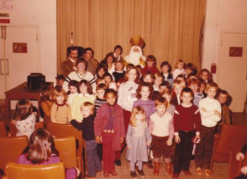 Le 6 decembre 1981 les enfants de chez helminger nancy fete st nicolas